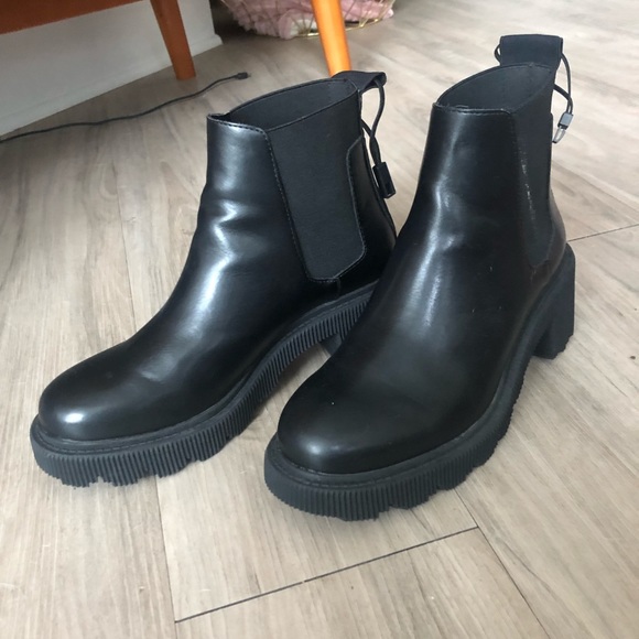 Black leather chunky booties - Picture 2 of 5